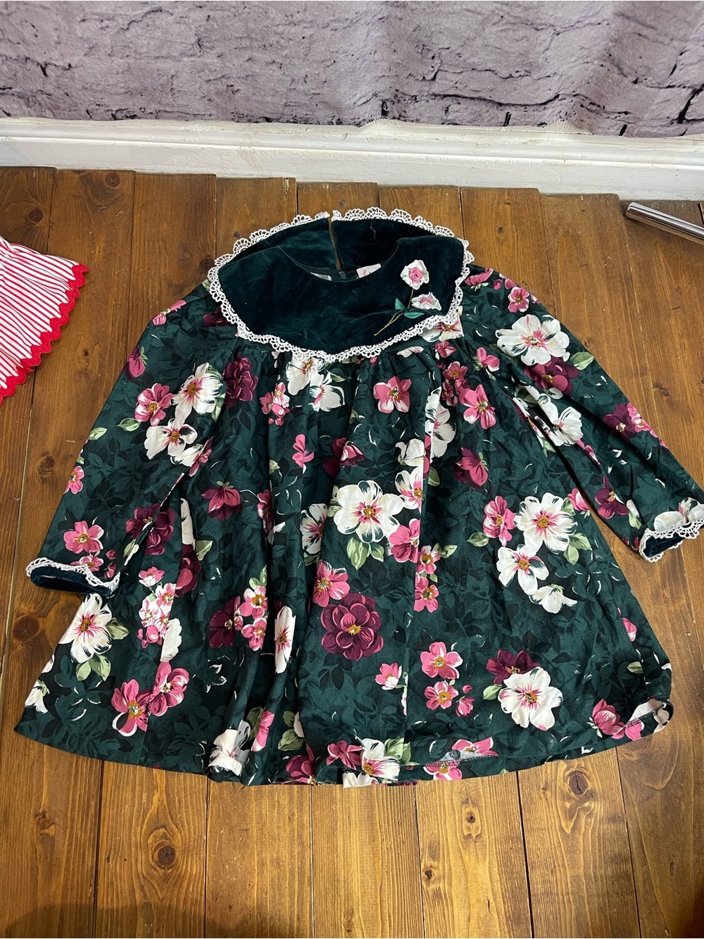 Baby Togs size 4T long sleeve green floral dress 1990’s